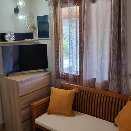 Lingo Garden House * Nea Iraklia