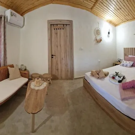 Nyaraló Lingo Garden House *