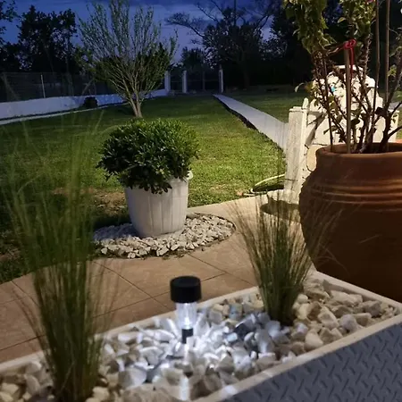 Lingo Garden House Nyaraló *